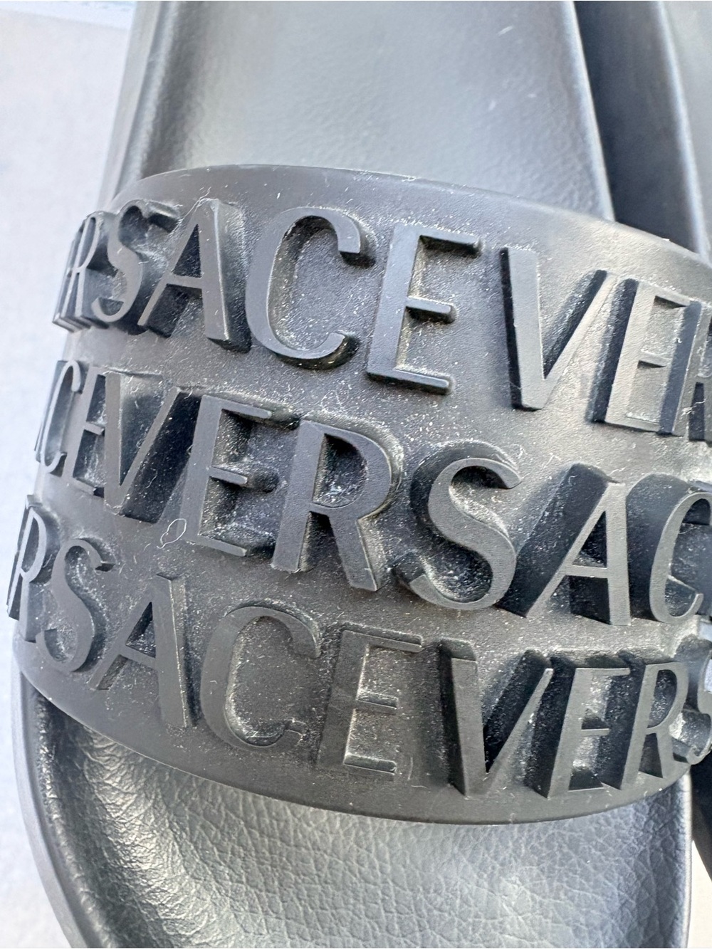 Versace  All Over Logo - Black - Rubber Slide Sandals Slip On Shoes - Size 7-7.5 - Picture 8 of 12